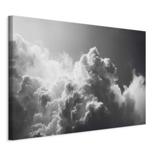 Kép - Extraordinary Phenomenon: The Sun Illuminating Dark Clouds